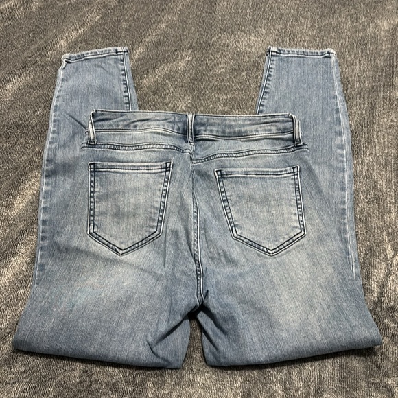 Carly Jean Los Angeles, size 7 skinny jeans with stretch - Picture 2 of 4